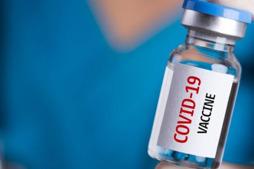 Вакцинація проти COVID-19 в Україні: прозора і швидка чи непрозора і важко відстежувана?